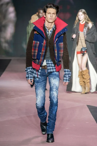 Look 64